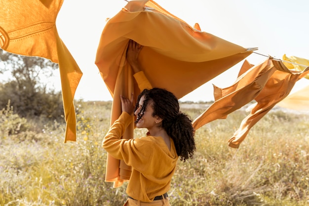 Jak moda ekologiczna wpływa na nasze wybory stylowe?