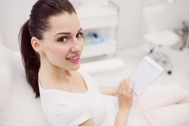 Jak nowoczesne technologie zmieniają podejście do leczenia stomatologicznego i estetycznego?
